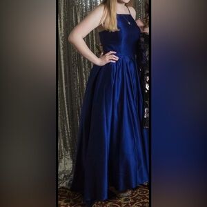 Elegant Blue Evening Gown
